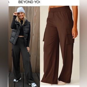 NWT Beyond Yoga City Chic wide leg Espresso Brown Cargo Pants